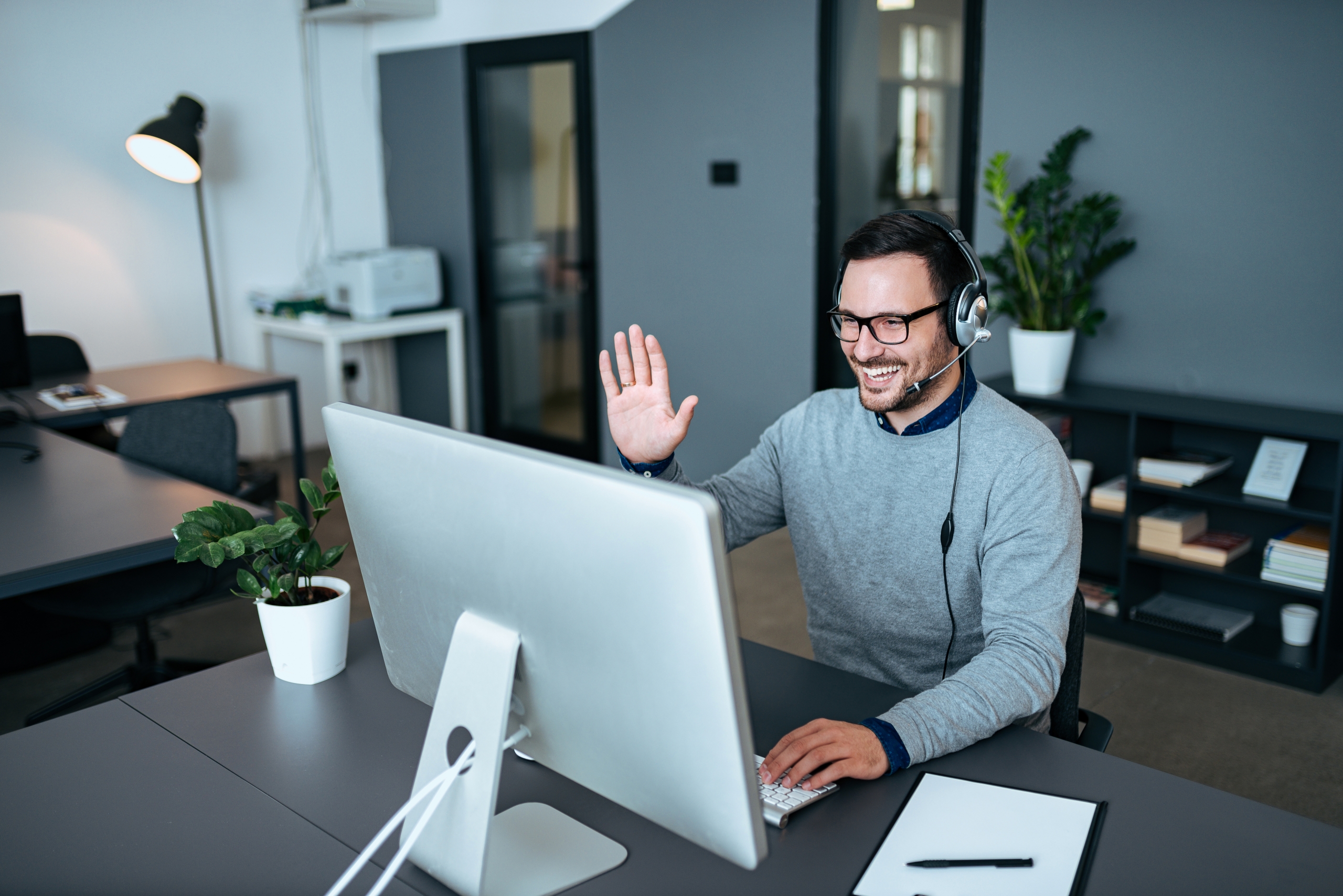 AI Supporting the Remote Worker